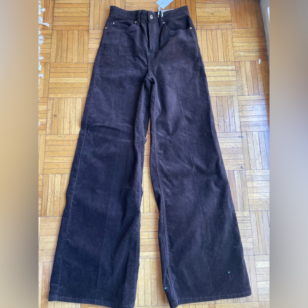Tommy Hilfiger brown corduroy high wast wide leg pant. Size 28x34